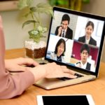 ワークフロムホームをしている画像